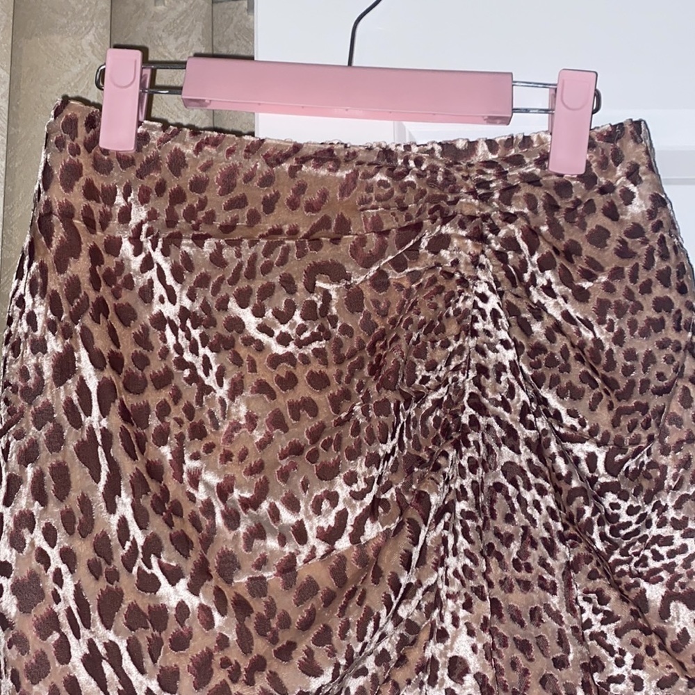 NWOT NAKED WARDROBE suede leopard print ruffle mini skirt - Picture 3 of 9